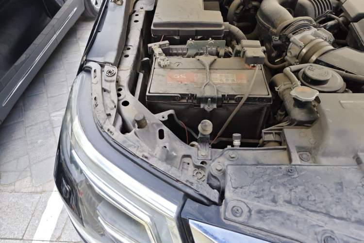 Used Nissan Patrol  Engine Bay Right
