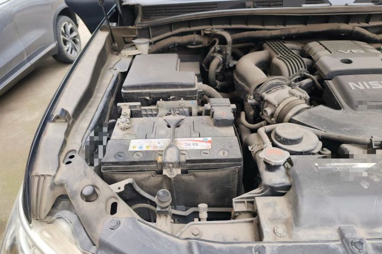 Used Nissan Patrol  Engine Bay Right