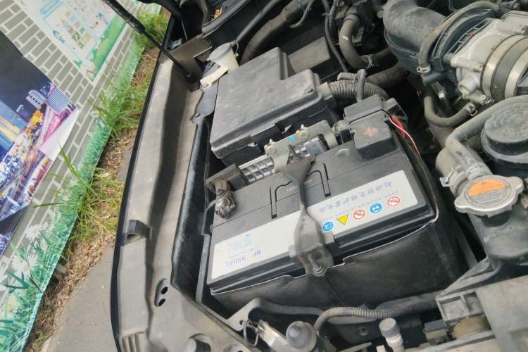 Used Nissan Patrol  Engine Bay Right