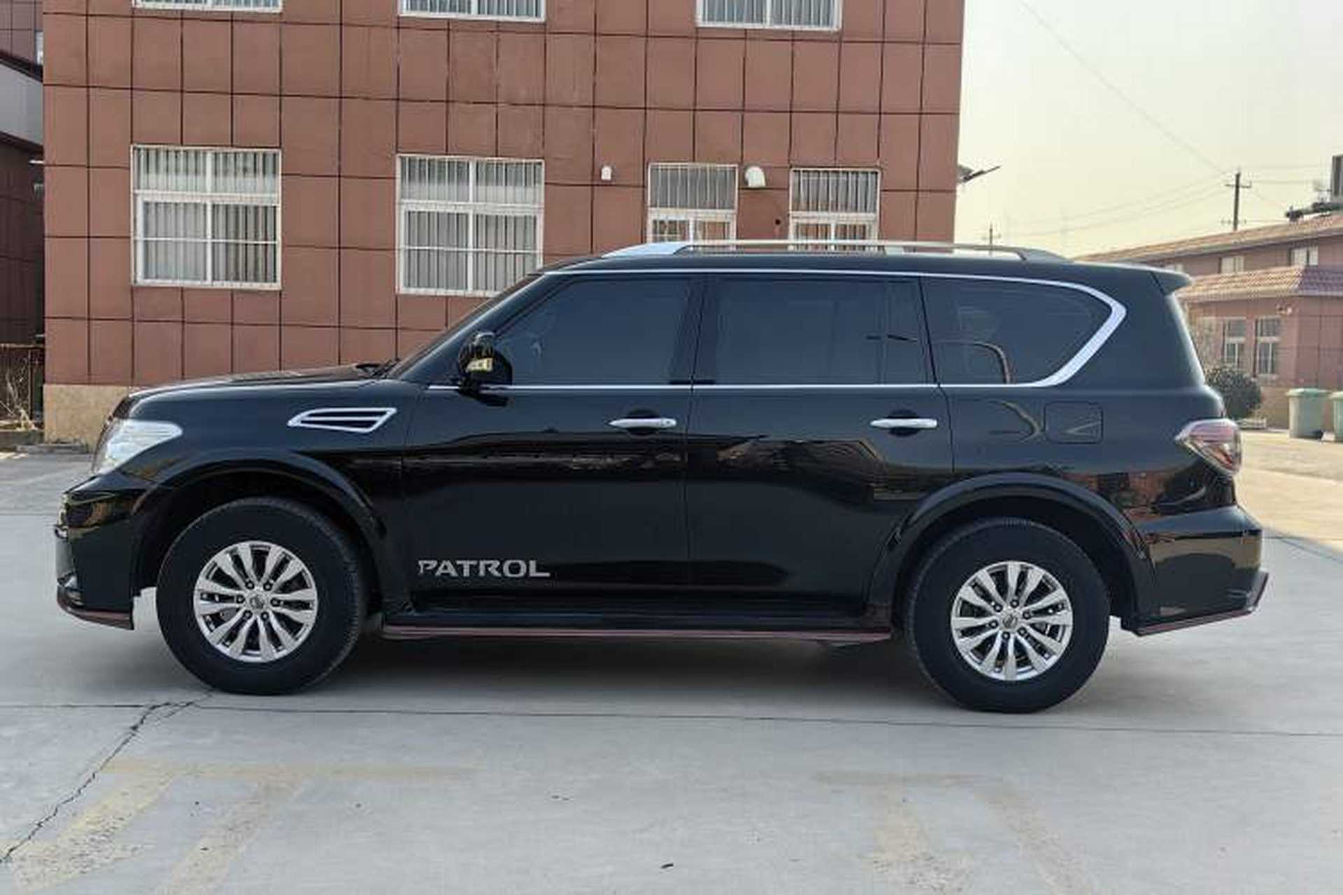 Used Nissan Patrol 2016 Y62 4.0L LE Middle East Edition Exterior 5