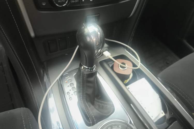 Used Nissan Patrol  Gear Lever