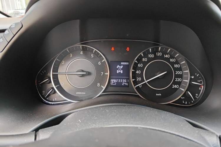 Used Nissan Patrol  Instrument Cluster