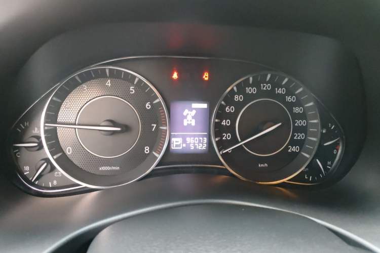 Used Nissan Patrol  Instrument Cluster