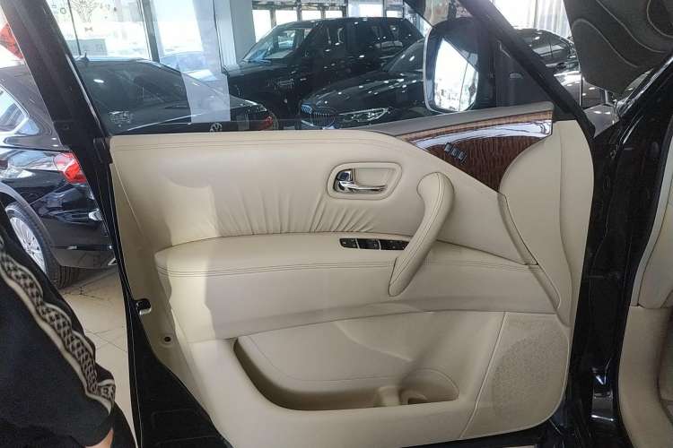 Used Nissan Patrol 2016 5.6L Standard Edition Left Front Door Interior