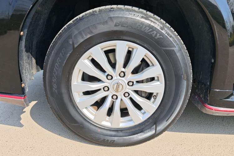 Used Nissan Patrol 2016 Y62 4.0L LE Middle East Edition Left Front Wheel Hub
