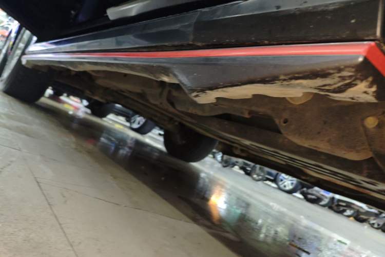 Used Nissan Patrol 2016 Y62 4.0L LE Middle East Edition Left Side Sill
