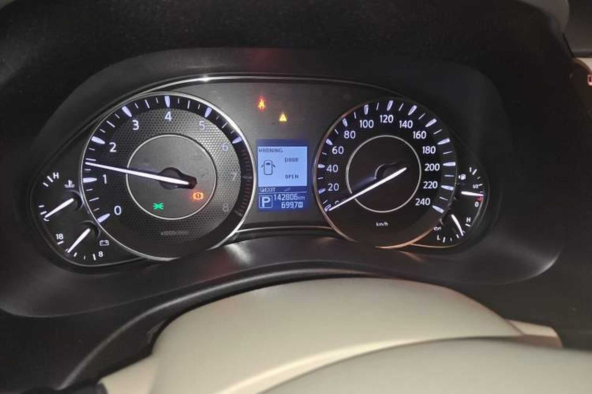 Used Nissan Patrol 2016 Y62 4.0L LE Middle East Edition Odometer Close Up