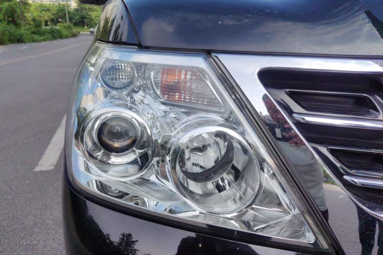 Used Nissan Patrol  Right Front Headlight