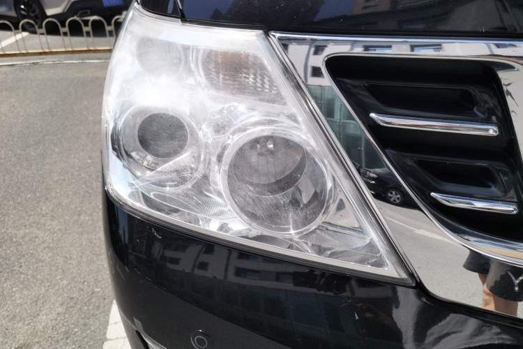 Used Nissan Patrol  Right Front Headlight