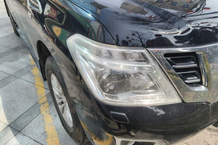 Used Nissan Patrol 2016 5.6L Standard Edition Right Front Headlight