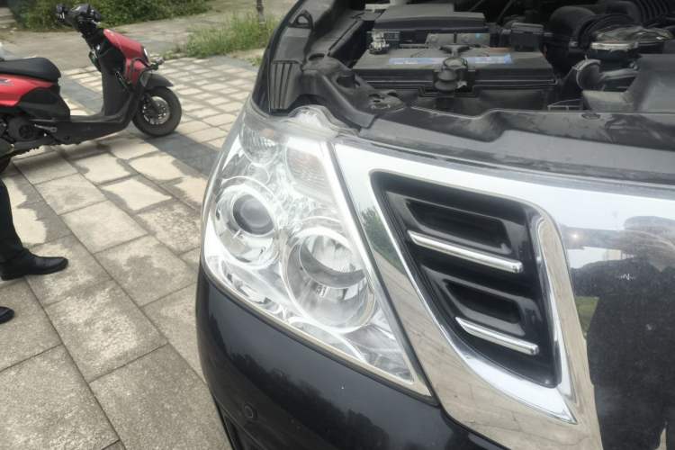 Used Nissan Patrol  Right Front Headlight
