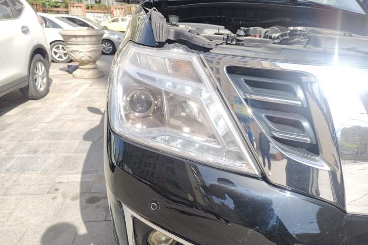 Used Nissan Patrol  Right Front Headlight