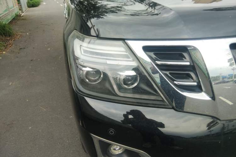 Used Nissan Patrol  Right Front Headlight
