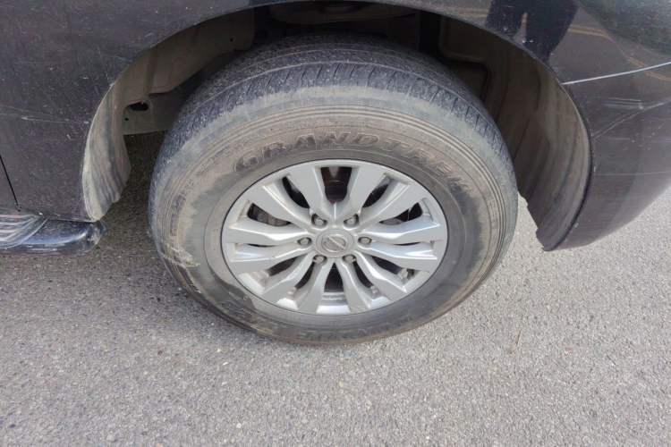 Used Nissan Patrol  Right Front Wheel Hub