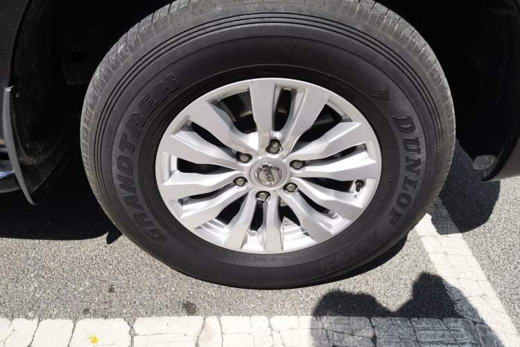 Used Nissan Patrol  Right Front Wheel Hub