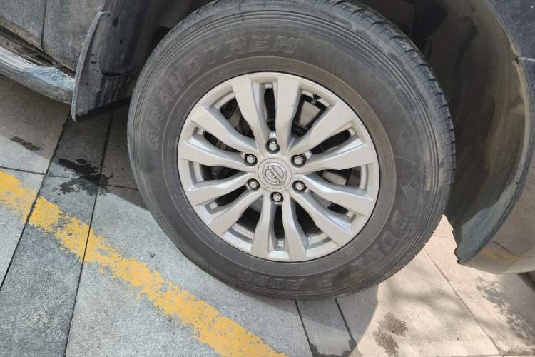 Used Nissan Patrol 2016 5.6L Standard Edition Right Front Wheel Hub