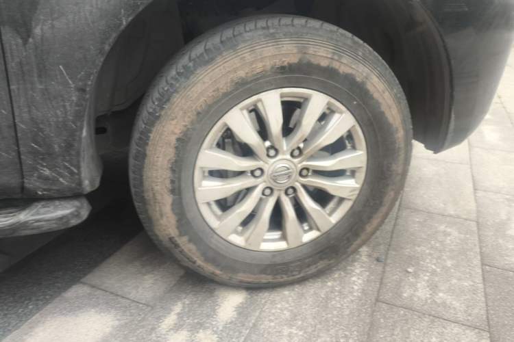 Used Nissan Patrol  Right Front Wheel Hub