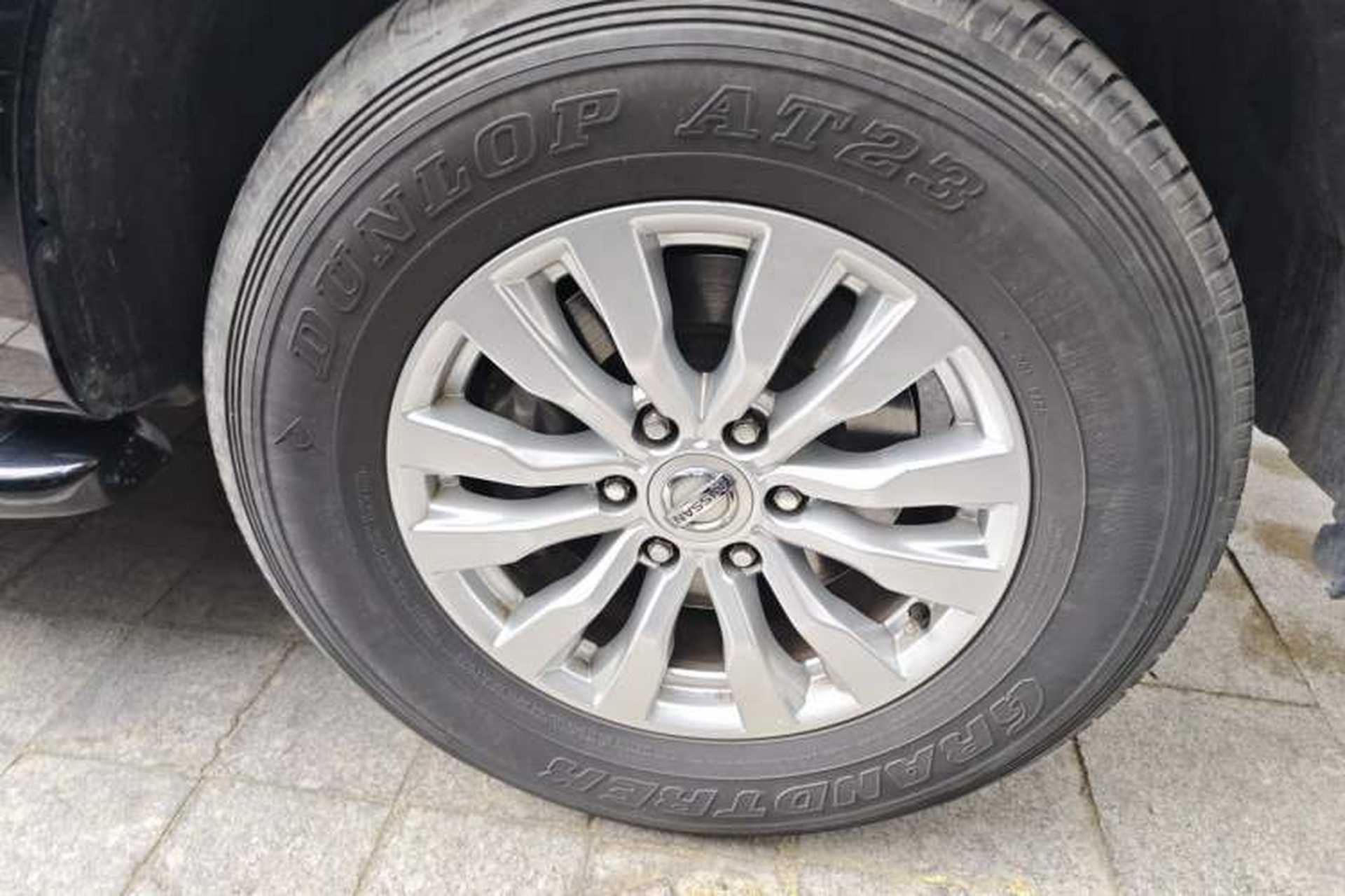 Used Nissan Patrol  Right Front Wheel Hub