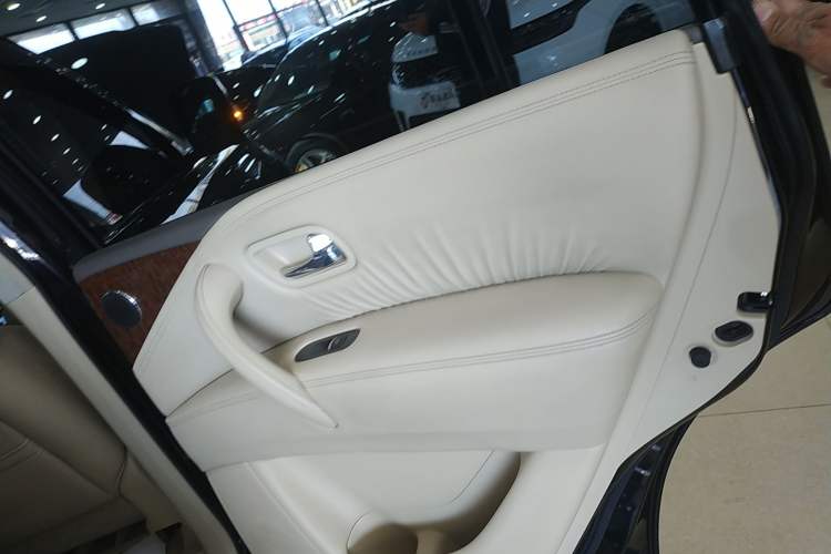 Used Nissan Patrol 2016 5.6L Standard Edition Right Rear Door Interior