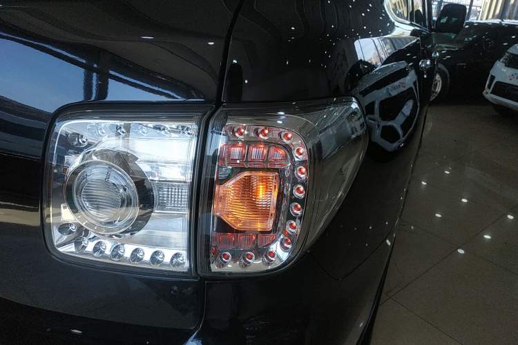 Used Nissan Patrol 2016 5.6L Standard Edition Right Rear Taillight