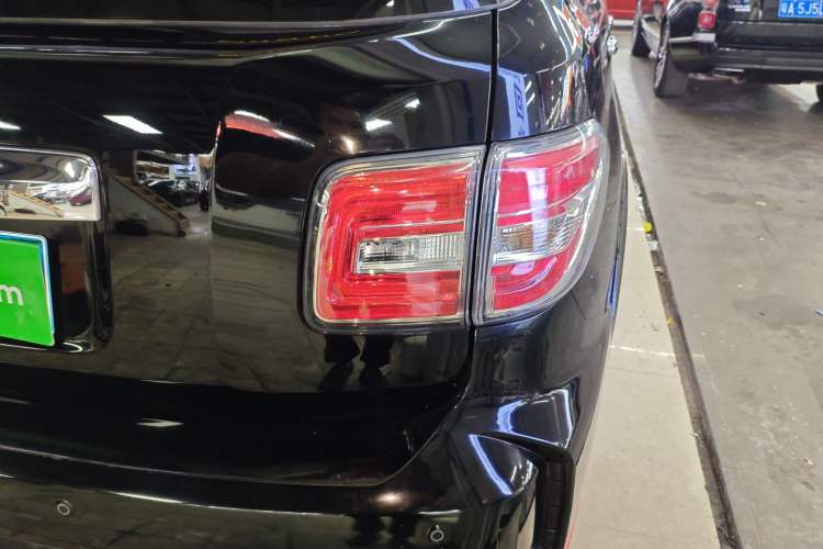 Used Nissan Patrol 2016 Y62 4.0L LE Middle East Edition Right Rear Taillight