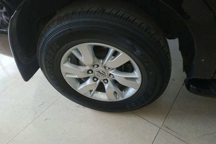 Used Nissan Patrol 2016 5.6L Standard Edition Right Rear Wheel Hub