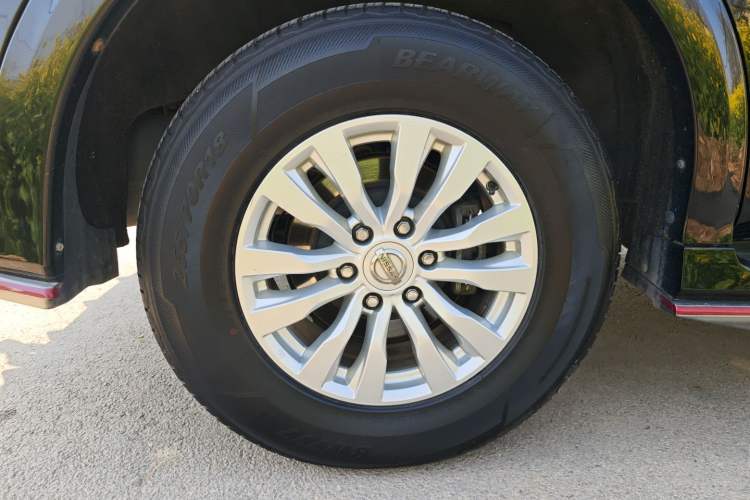 Used Nissan Patrol 2016 Y62 4.0L LE Middle East Edition Right Rear Wheel Hub