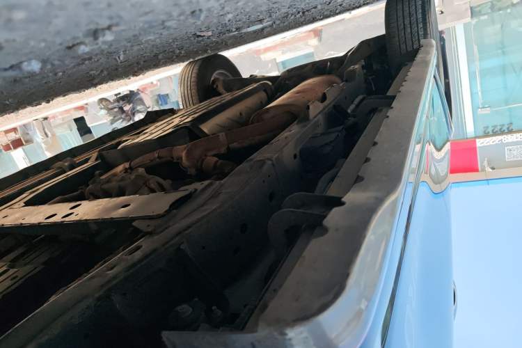 Used Nissan Patrol 2016 Y62 4.0L LE Middle East Edition Right Side Sill