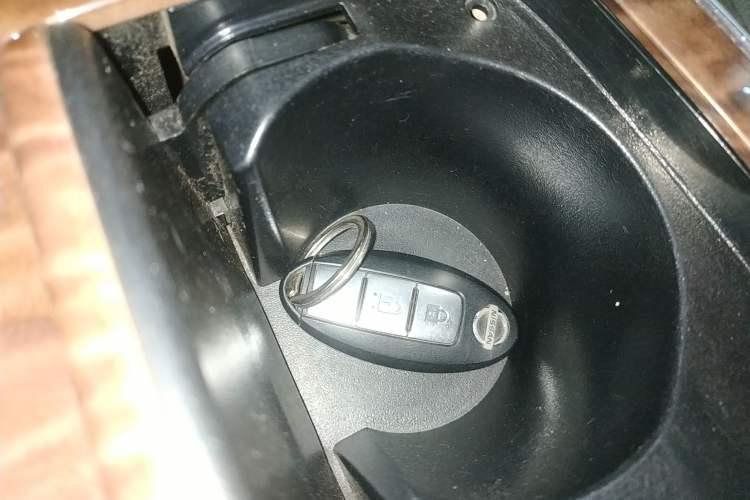 Used Nissan Patrol 2016 5.6L Standard Edition Vehicle Key