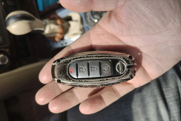 Used Nissan Patrol 2016 5.6L Standard Edition Vehicle Key