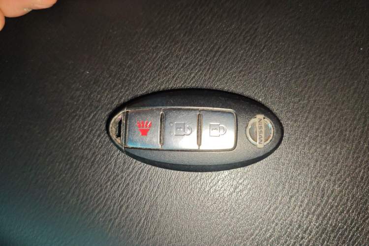Used Nissan Patrol 2016 Y62 4.0L LE Middle East Edition Vehicle Key