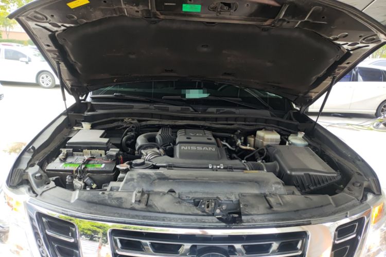 Used Nissan Patrol 2016 Y62 4.0L LE Middle East Edition Engine Bay