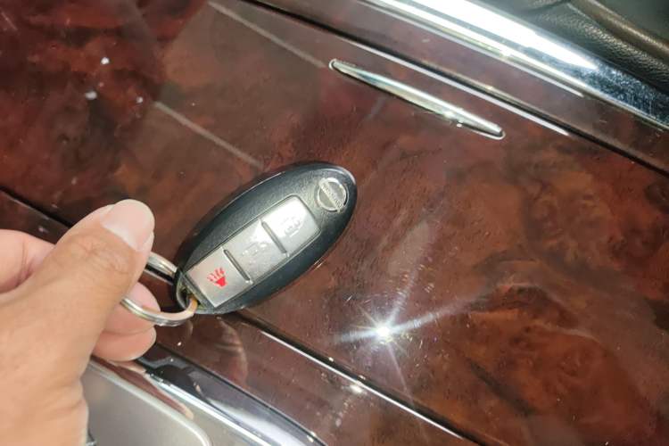Used Nissan Patrol 2016 Y62 4.0L LE Middle East Edition Interior 1