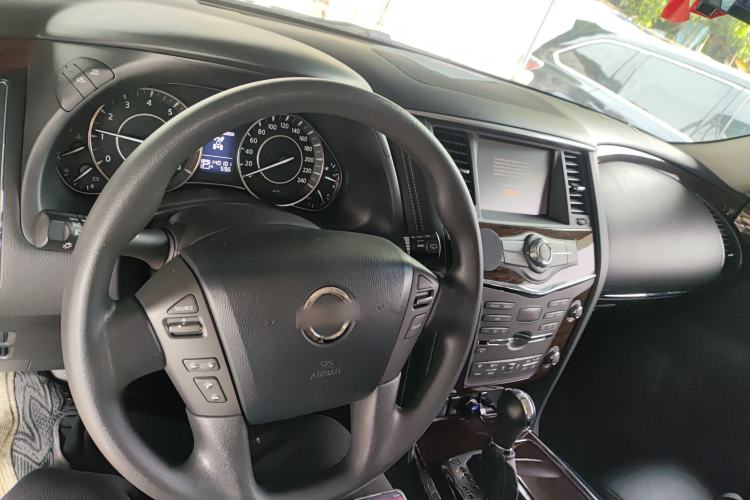 Used Nissan Patrol 2016 Y62 4.0L LE Middle East Edition Interior 2
