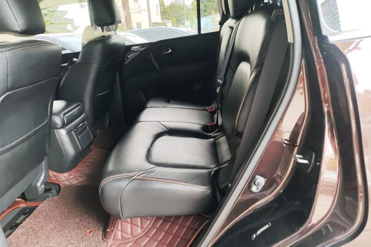 Used Nissan Patrol 2016 Y62 4.0L LE Middle East Edition Interior 4