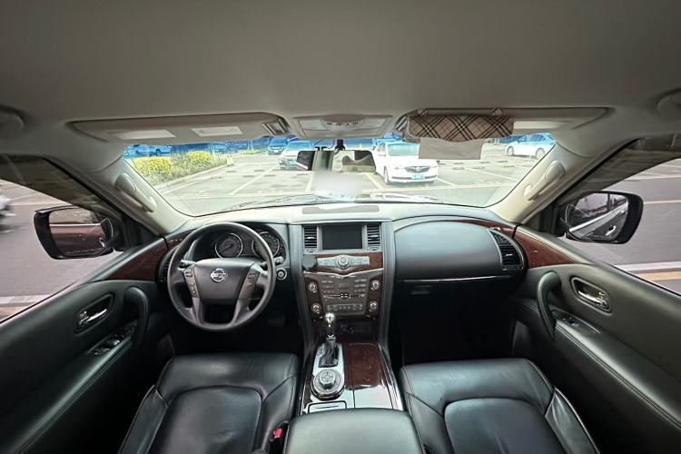 Used Nissan Patrol 2016 Y62 4.0L LE Middle East Edition Interior 5