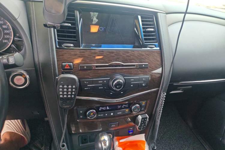 Used Nissan Patrol  Audio And AC Panel