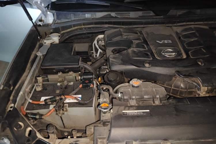 Used Nissan Patrol 2016 5.6L Standard Edition Engine Bay Right