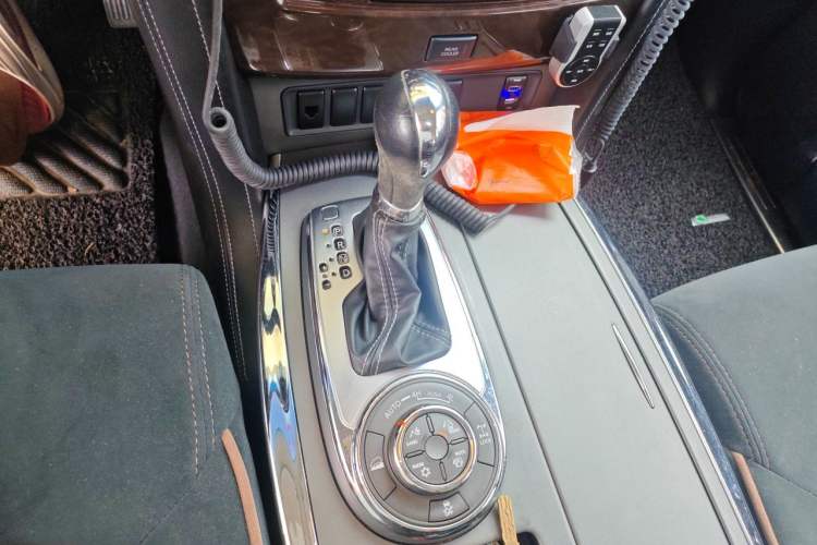 Used Nissan Patrol  Gear Lever