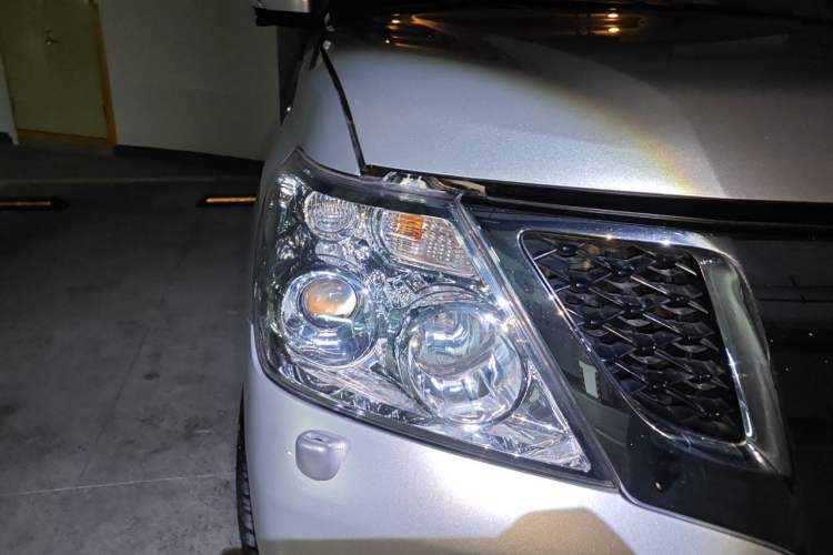 Used Nissan Patrol 2016 5.6L Standard Edition Right Front Headlight