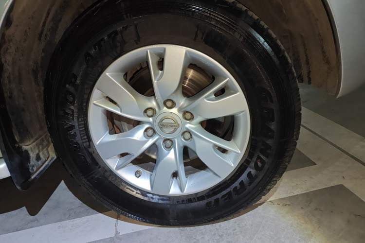 Used Nissan Patrol 2016 5.6L Standard Edition Right Front Wheel Hub