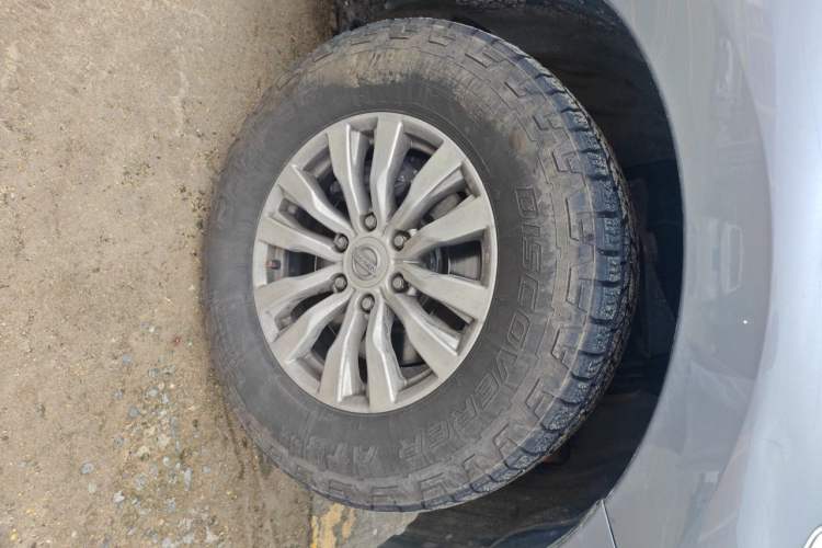 Used Nissan Patrol  Right Front Wheel Hub