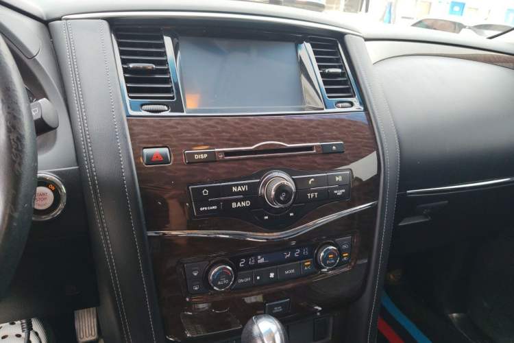 Used Nissan Patrol  Audio And AC Panel