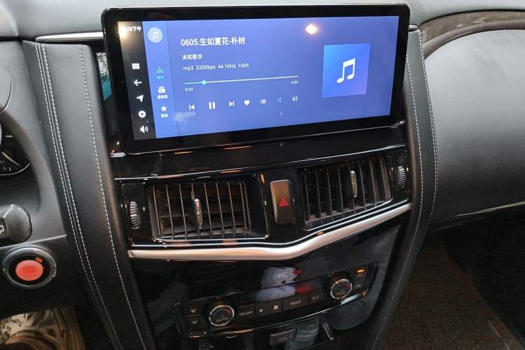 Used Nissan Patrol  Audio And AC Panel