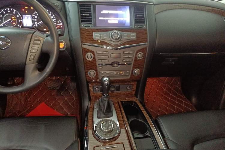 Used Nissan Patrol 2016 5.6L Standard Edition Audio And AC Panel