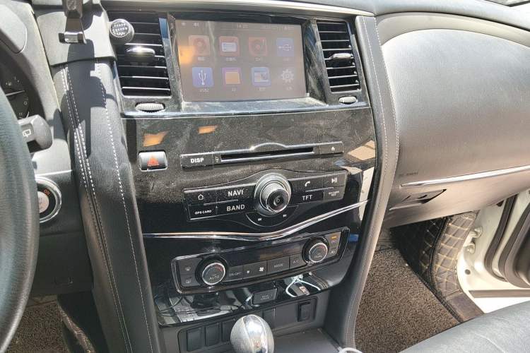 Used Nissan Patrol  Audio And AC Panel