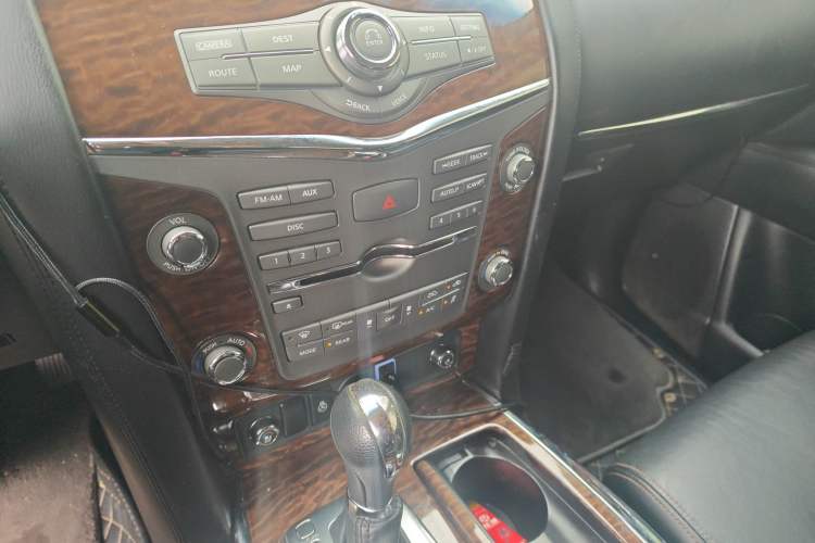 Used Nissan Patrol 2016 5.6L Standard Edition Audio And AC Panel