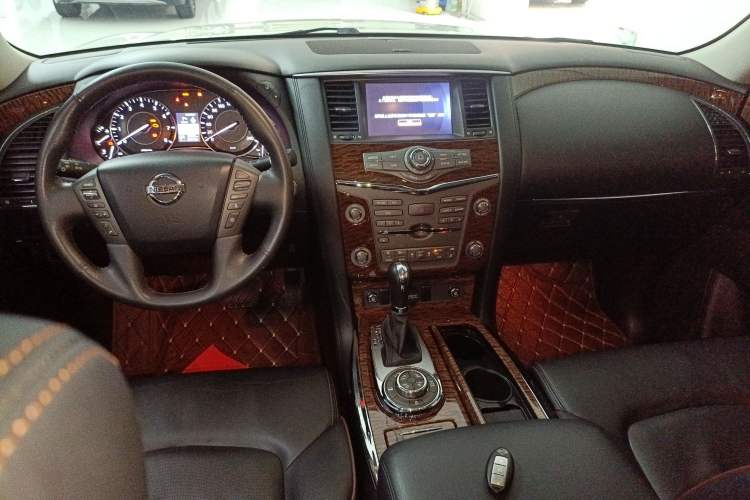 Used Nissan Patrol 2016 5.6L Standard Edition Center Console