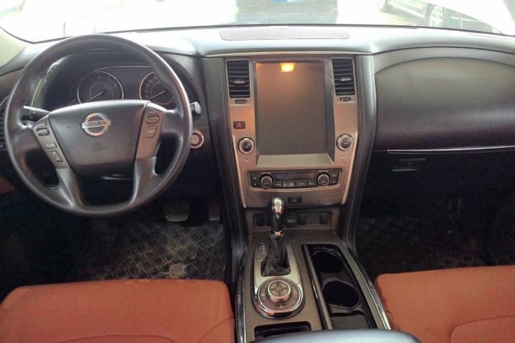 Used Nissan Patrol 2016 5.6L XE Middle East Center Console