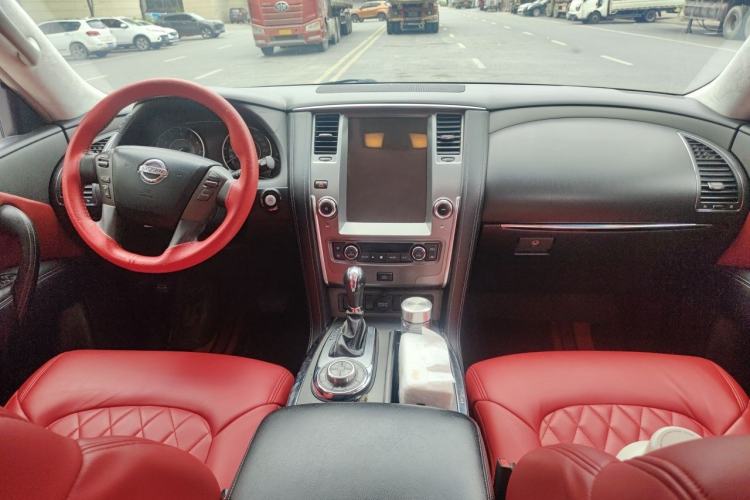 Used Nissan Patrol 2016 5.6L LE Center Console